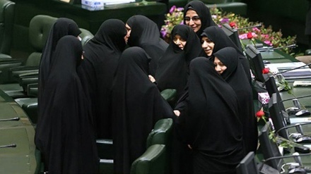 Parlamentswahl im Iran: Über 580 Frauen streben Sitz an