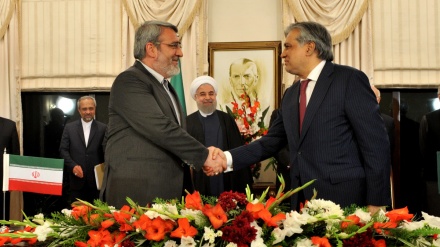 Iran und Pakistan unterzeichnen 6 Kooperationsabkommen