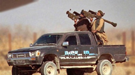 Taliban beschießen Hubschrauber der afghanischen Sicherheitskräfte mit Raketen