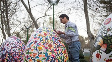 Begrüßung des Frühlings in Iran: Bemalen der Nouruz-Eier