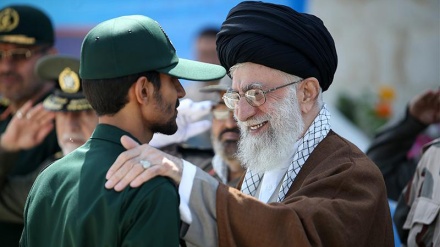 Das Oberhaupt über die Faktoren der Erstarkung Irans