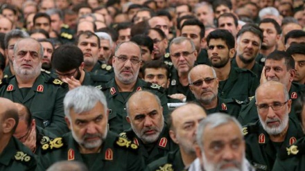 Standpunkte der Revolutionsführung (Treffen der Sepah-Befehlshaber mit Ajatollah Khamenei) 