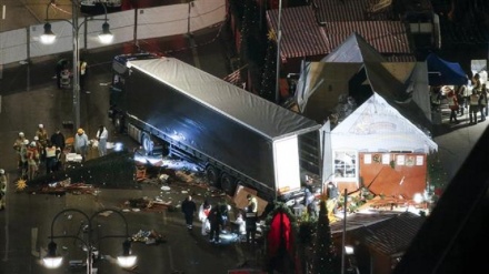 Lkw-Fahrer rast in Menschenmenge- zwölf Tote in Berlin  