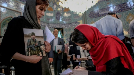 Erste Ergebnisse  der Präsidentschaftswahl im Iran: Rohani liegt vorne
