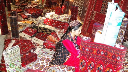 Iran: Gonbad-e Qabus - Stadt der Turkmenen-Teppiche 