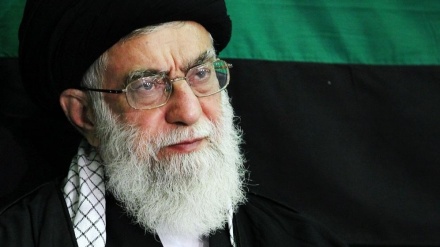 Das geehrte Revolutionsoberhaupt kondoliert Opferfamilien der Anschläge in Teheran