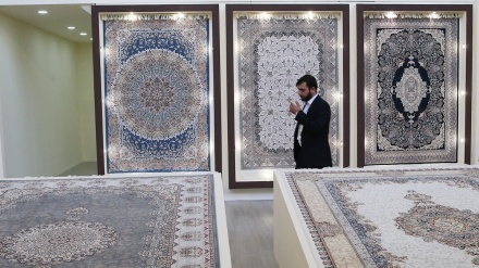Ausstellung für wertvolle  Perserteppiche im Oman eröffnet