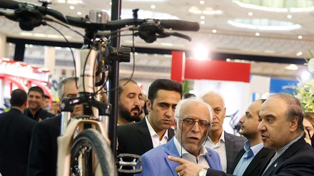 Iran: Ausstellung für Sportgeräte in Teheran