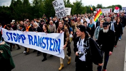Deutschland:  Demonstrationen  gegen die Interventionspolitik der NATO-Staaten