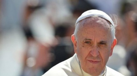 Papst in Myanmar eingetroffen