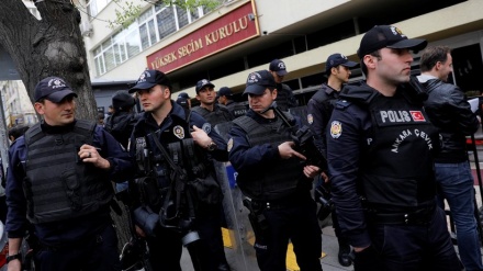 Türkei: Dutzende Ex-Polizisten verhaftet