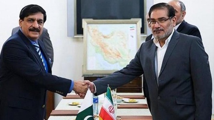 Sekretär des Obersten Sicherheitsrats Irans: Beziehungen zwischen Islamabad und Teheran bleiben von Außeneinflüßen unberührt