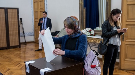 In Iran ansässige russische Staatsbürger beteiligen sich an Präsidentschaftswahl