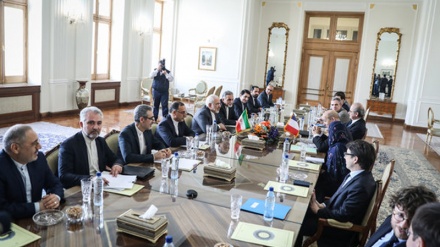 Außenminister Irans und Frankreichs sprechen über Atomabkommen