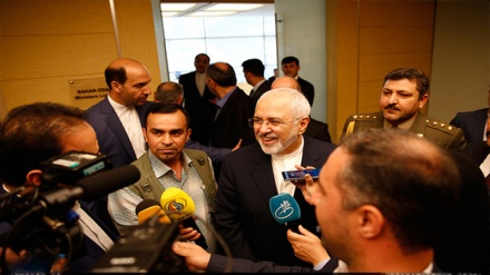 Zarif: Syrienkrise muss politisch und von den Syrern gelöst werden