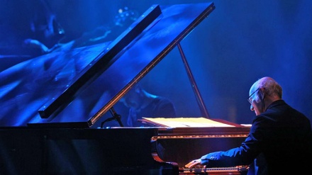 Italienischer Komponist und Pianist Einaudi gibt Konzert in Teheran
