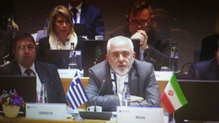 Zarif: Einmischung der Fremden verzögert Frieden in Syrien