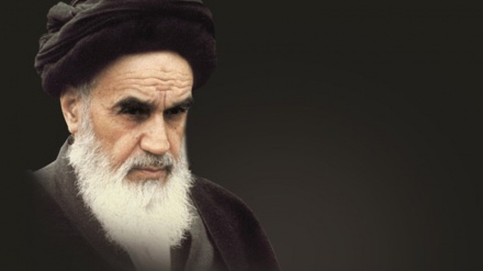 Irans Verteidigungsministerium: Imam Khomeini (r) veranlasste Niedergang der zwei Pole 