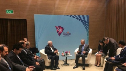 Zarif trifft Außenminister der Philippinen, der Türkei und Japans