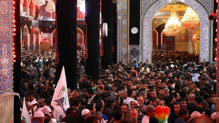 Arbain-Zeremonien im Schrein von Imam Hossein (a.s.)