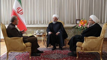 Präsident Rohani beschwört Standhaftigkeit gegenüber den amerikanischen Verschwörungen