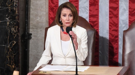 Pelosi fordert 