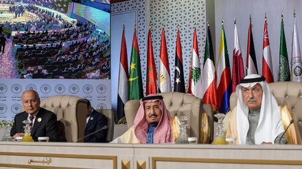 Emir von Katar verlässt AL-Gipfel in Tunis