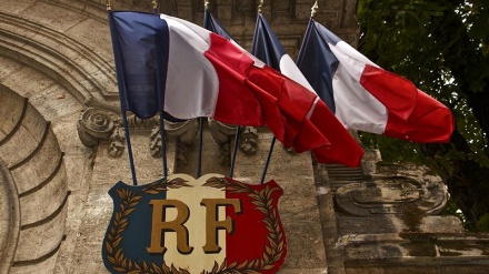 Frankreich: Paris hält am Atomabkommen fest