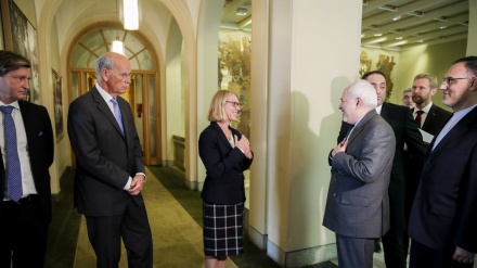 Außenminister Zarif konsultiert mit der Vorsitzenden des Ausschusses für Außenpolitik und Verteidigung des norwegischen Parlaments 