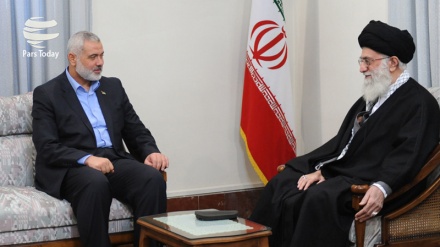 Ismail Haniyeh begrüßt die Ausführungen des Revolutionsoberhaupts bei Treffen der Hamas-Delegation
