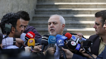 Außenminister Zarif dementiert Gerüchte über biologischen Terroranschlag auf Irans UN-Botschafter 
