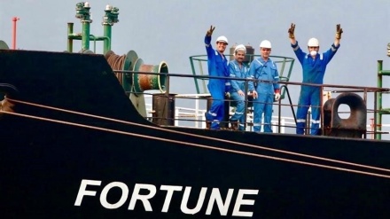 Revolutionsführer würdigt Mannschaften der iranischen Tanker für Venezuela