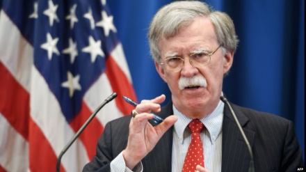 Bolton gibt zu, 