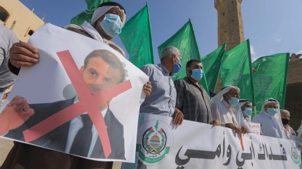 Macron besteht auf Beleidigung und öffnet Schleusen für muslimische Gegenreaktionen