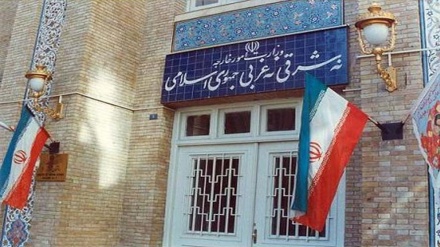 Iran bestellt Schweizer Gesandten ein, um gegen US-Behauptungen über Wahlbeeinträchtigung zu protestieren
