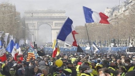 Massendemonstration gegen Polizeigewalt und für Pressefreiheit in Frankreich