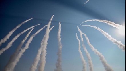 Revolutionsgarden starten Raketen- und Drohnenübungen in massiven Militärübungen