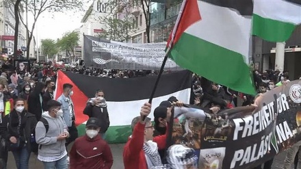 Tausende nehmen an antiisraelischen Demonstrationen in Wien und London teil