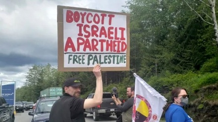 Kanada: Palästina-Unterstützer hindern israelisches Schiff am Andocken 