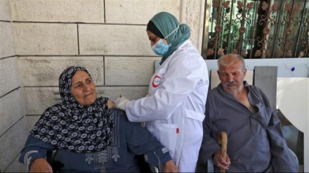 Israel bloßgestellt wegen „rassistischem“ Versuch, auslaufende Impfstoffe mit Palästinensern auszutauschen