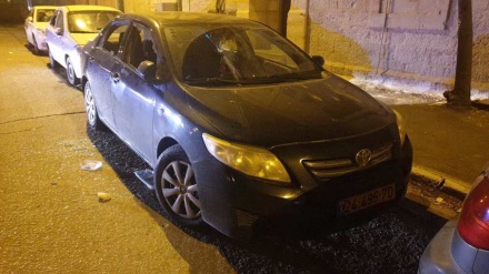 Israelische Siedler zerstören palästinensische Autos im besetzten Al-Quds