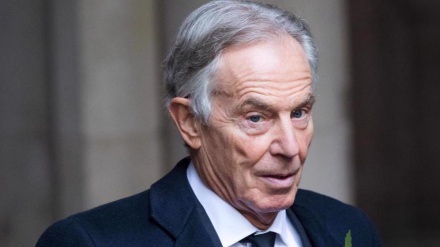 Tony Blair erhält britischen Ritterschlag für Kriegsverbrechen im Irak