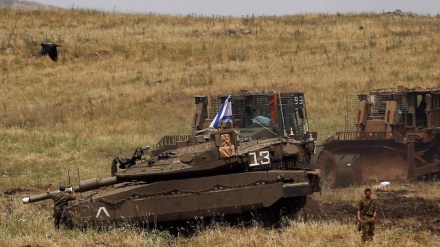 Israelisches hubschraubergestütztes Panzerfeuer trifft südwestliches syrisches Dorf
