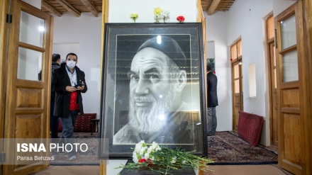 Gedenkzeremonie anlässlich des 12. Bahman in Khomein