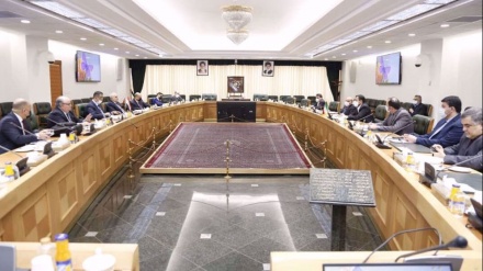 Irakischer Chefbanker in Iran diskutiert über Schulden