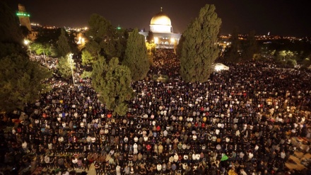 Tausende Palästinenser beten in der Al-Aqsa-Moschee vor internationalem Quds-Tag