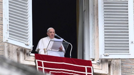 Papst entschuldigt sich für „bedauerliche“ Gräueltaten gegen kanadische Ureinwohner