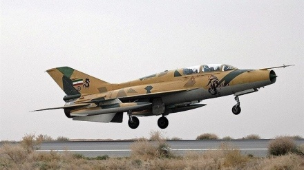 Kampfflugzeug der iranischen Armee  in Isfahan abgestürzt