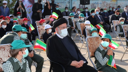 Beginn des Schuljahres in Iran
