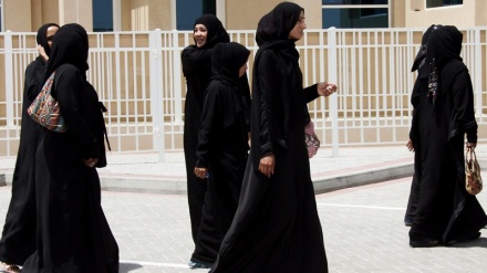 Frankreich will islamische Abaya für Schulmädchen verbieten